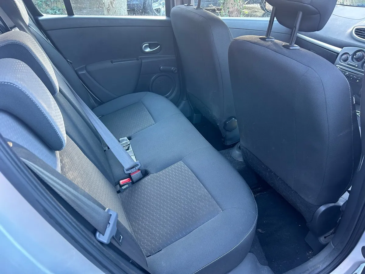 renault clio - Image 2