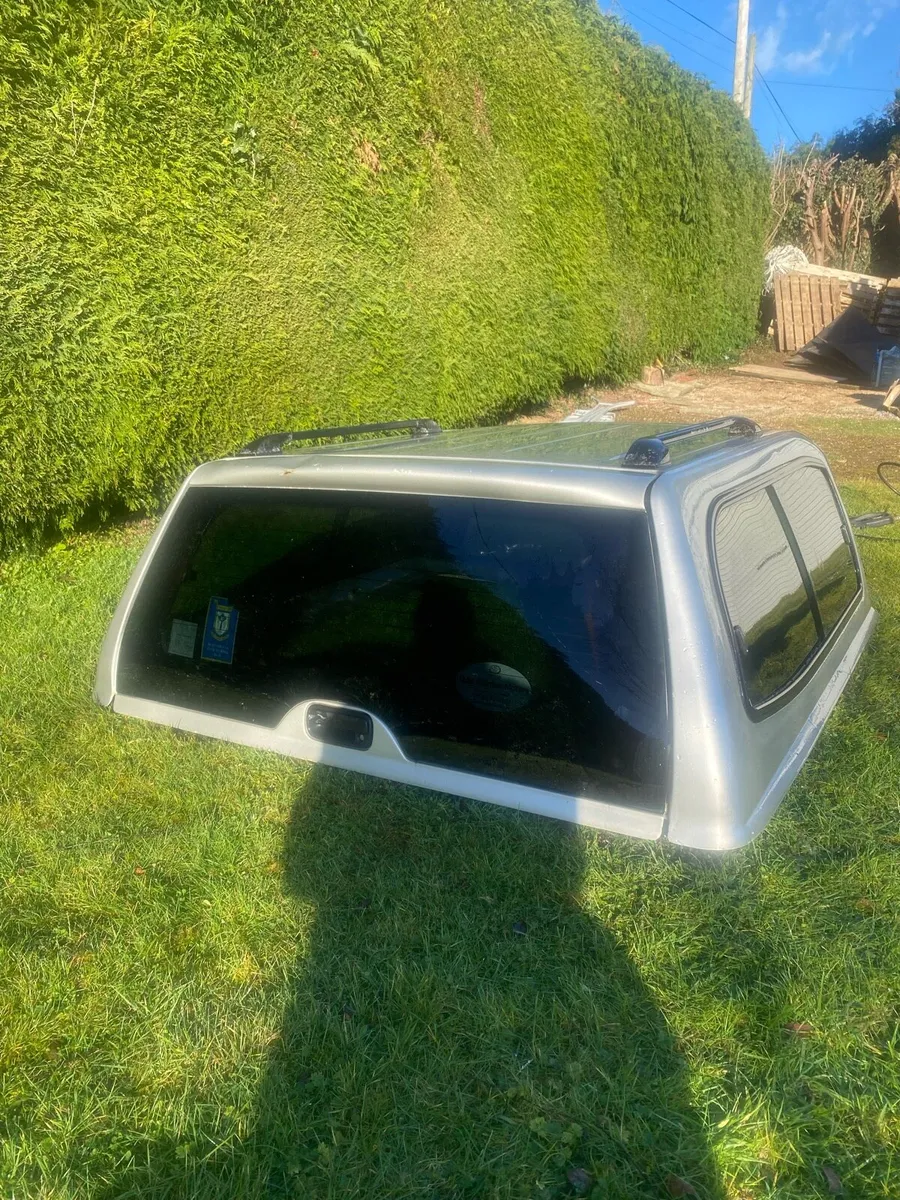 Toyota Hilux Canopy and Alloys - Image 3