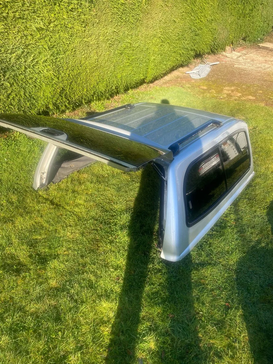 Toyota Hilux Canopy and Alloys - Image 4