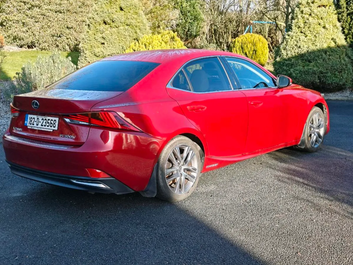 Lexus is300h - Image 4