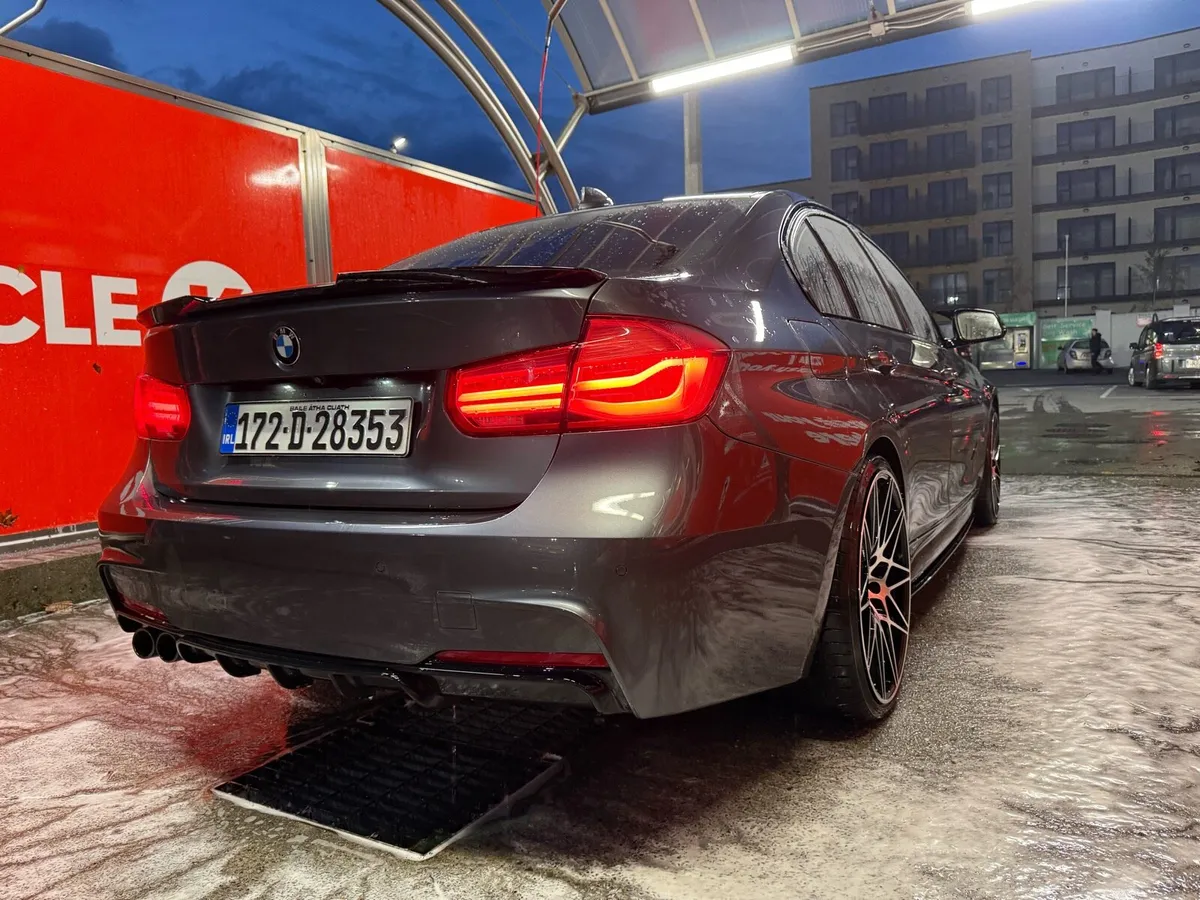 BMW 330e 2017 - Image 3