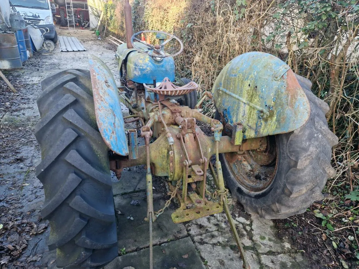 Ford dexta - Image 2