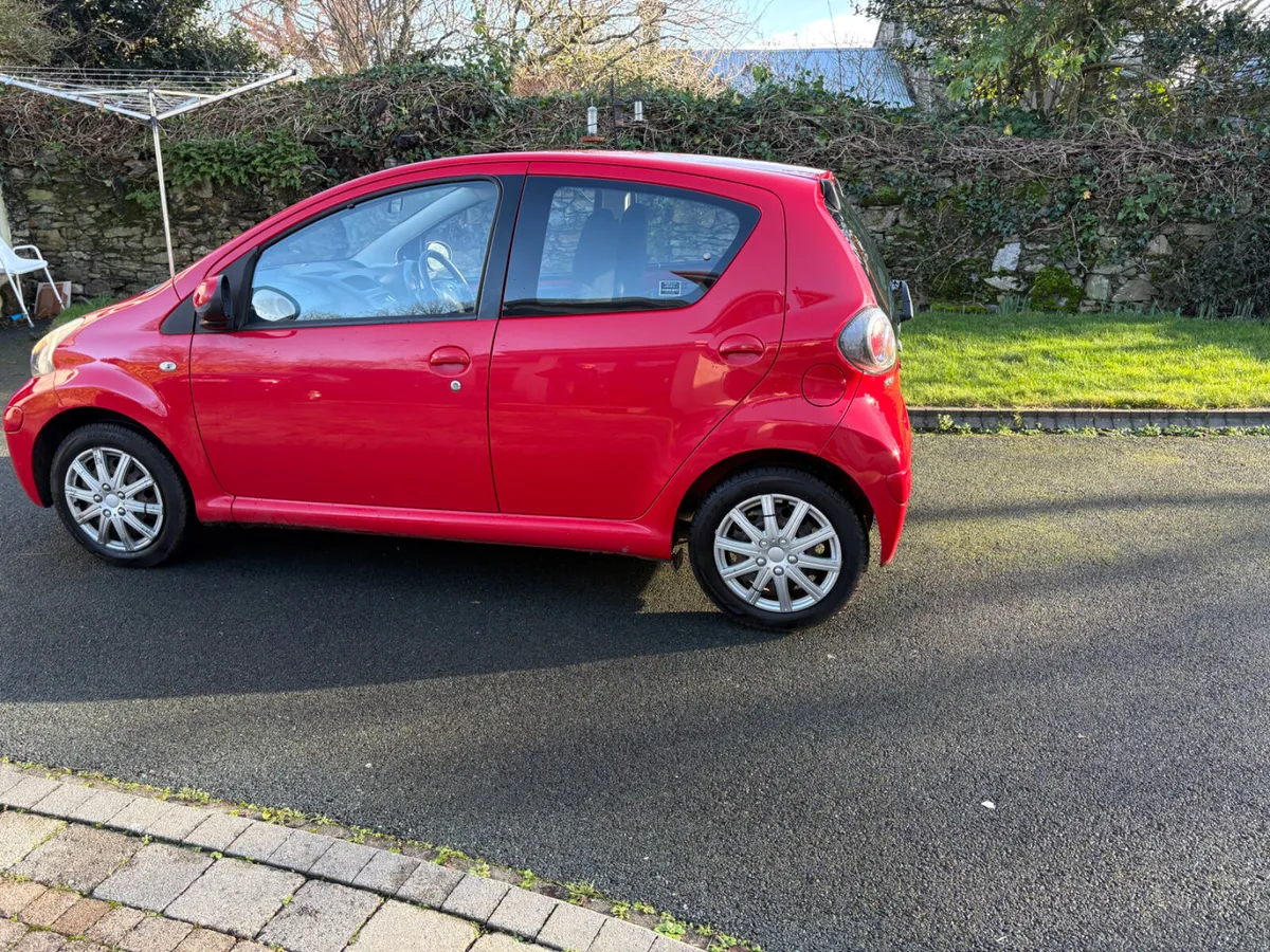 2011 -Toyota Aygo -1.0-5 door - Image 4