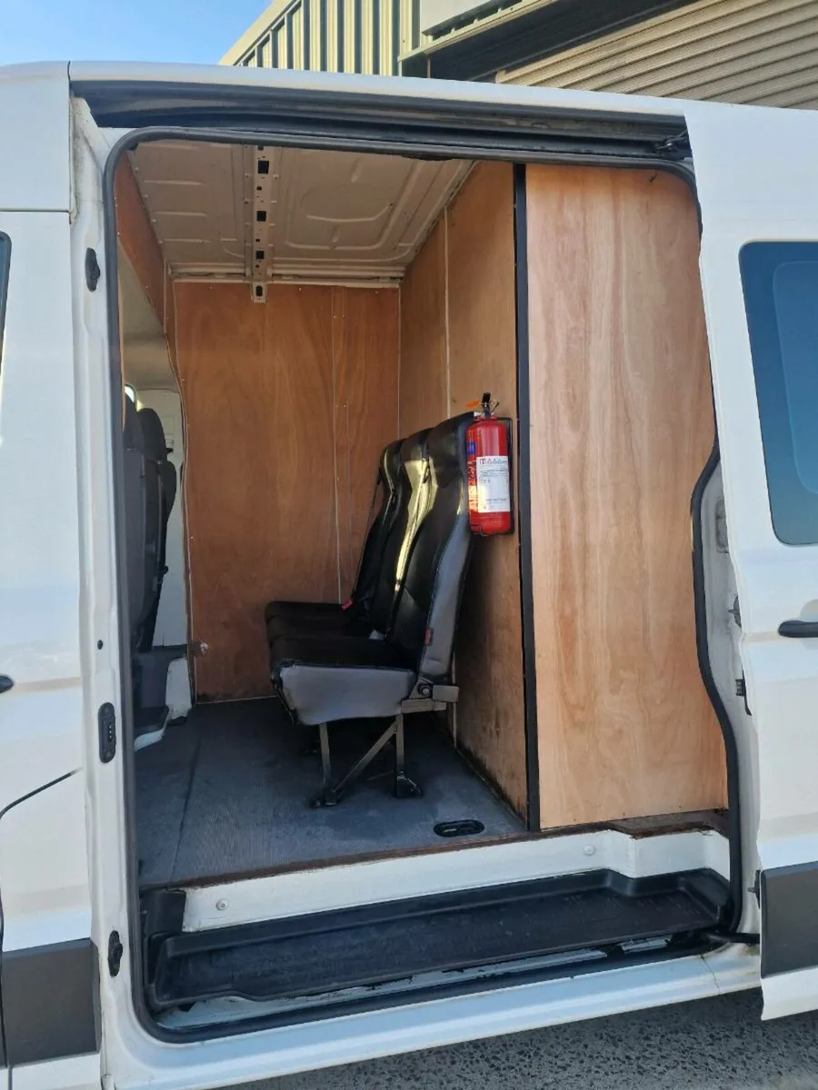 Vw Crafter 177 BHP RWD, Crew cab 6 seats - Image 3