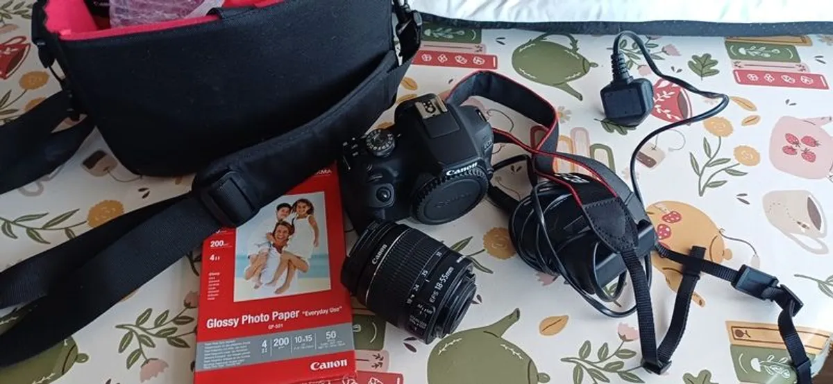Canon EOS 2000D Never Used - Image 2