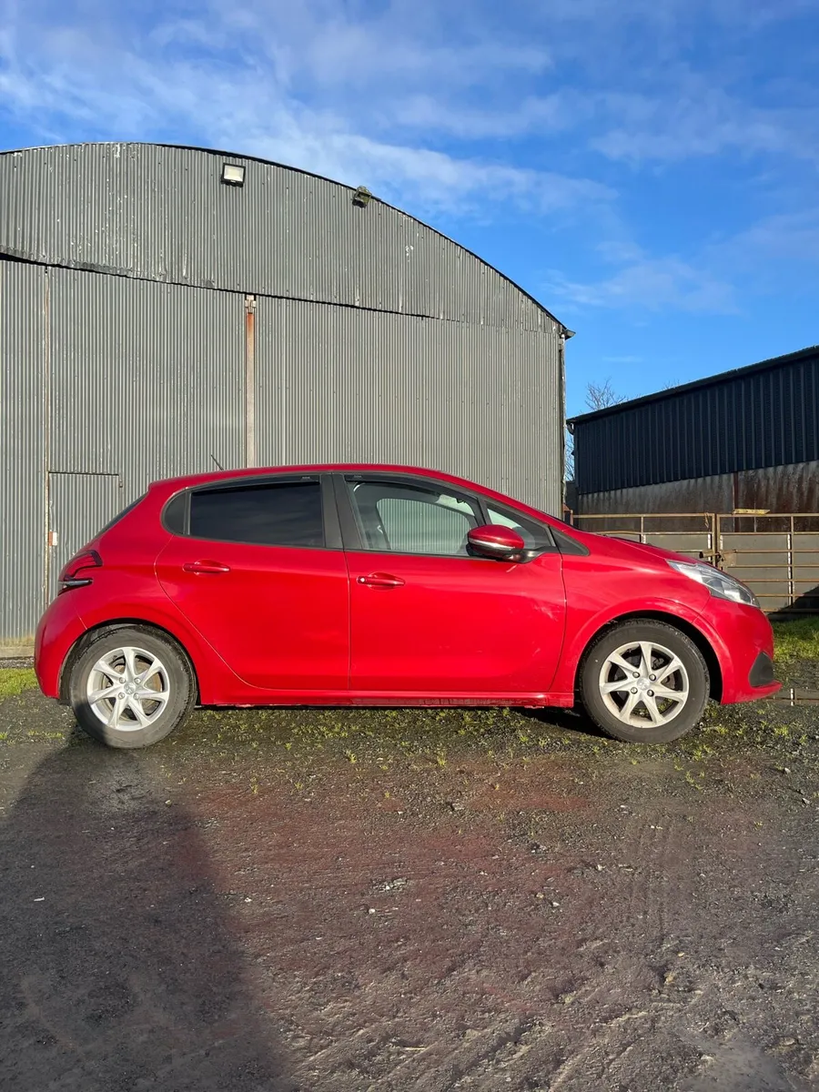 peugeot 208 - Image 2