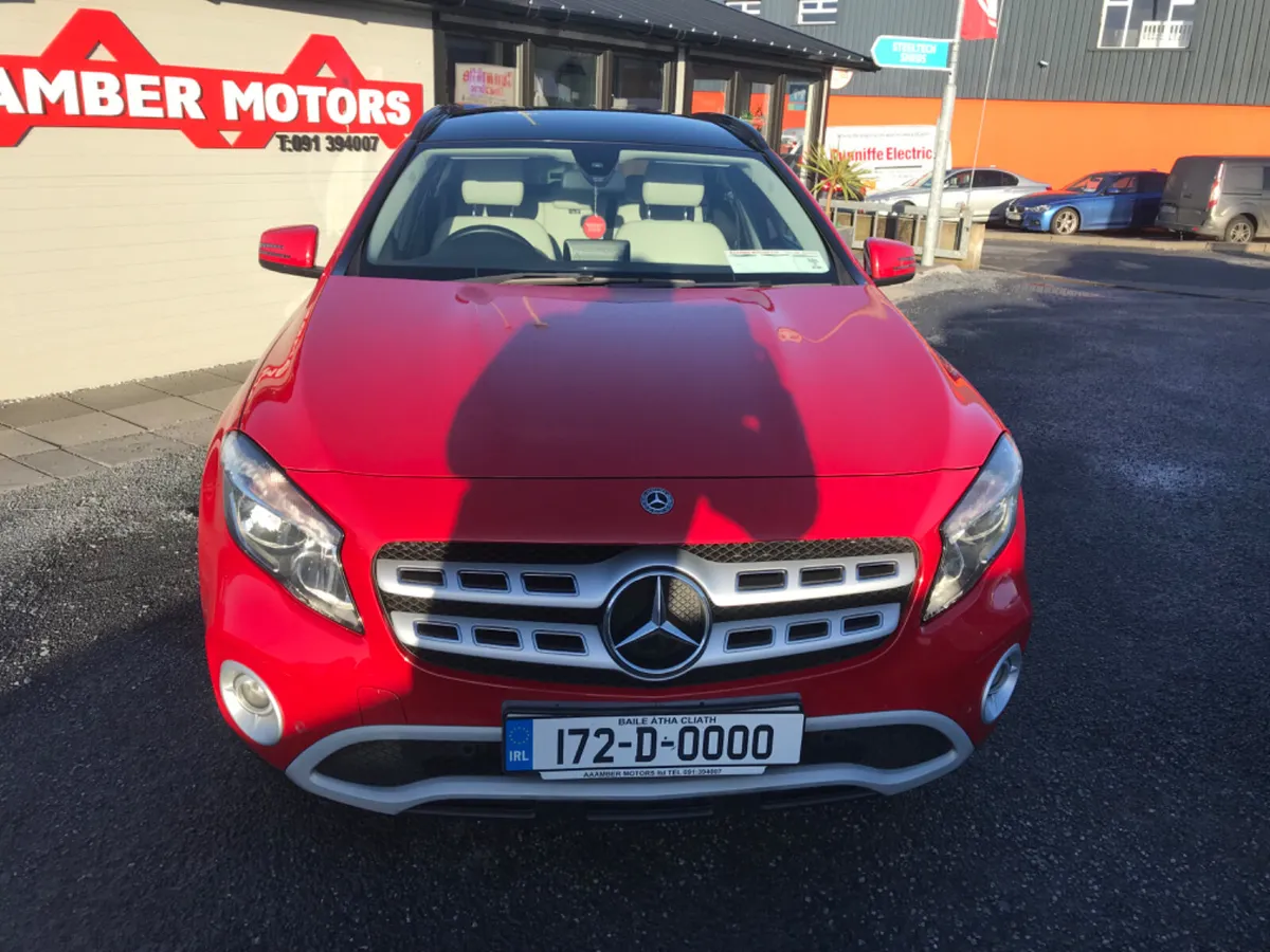 2017 Mercedes GLA SE Executive D - Image 3