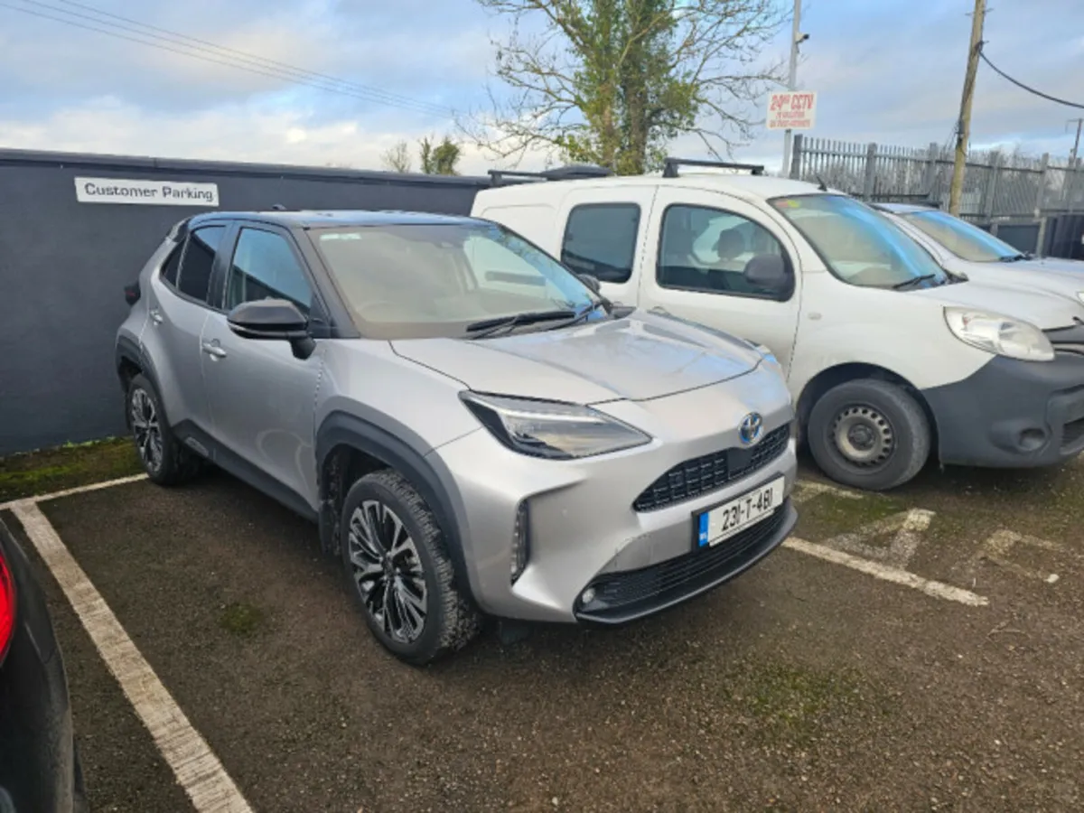 Toyota Yaris CROSS HYBRID AUTOMATIC - Image 2