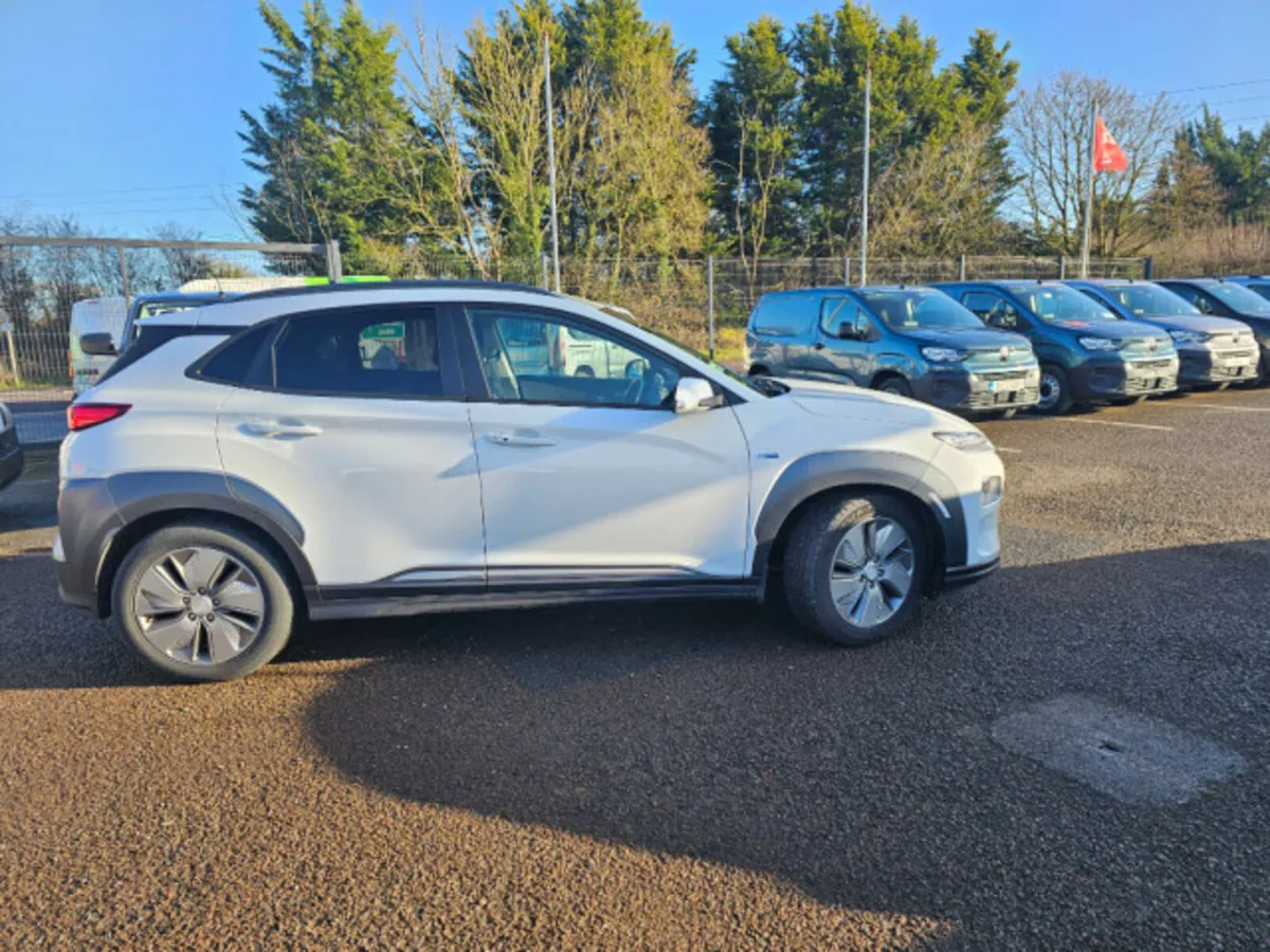 Hyundai KONA EV Premium 5DR Auto - Image 3