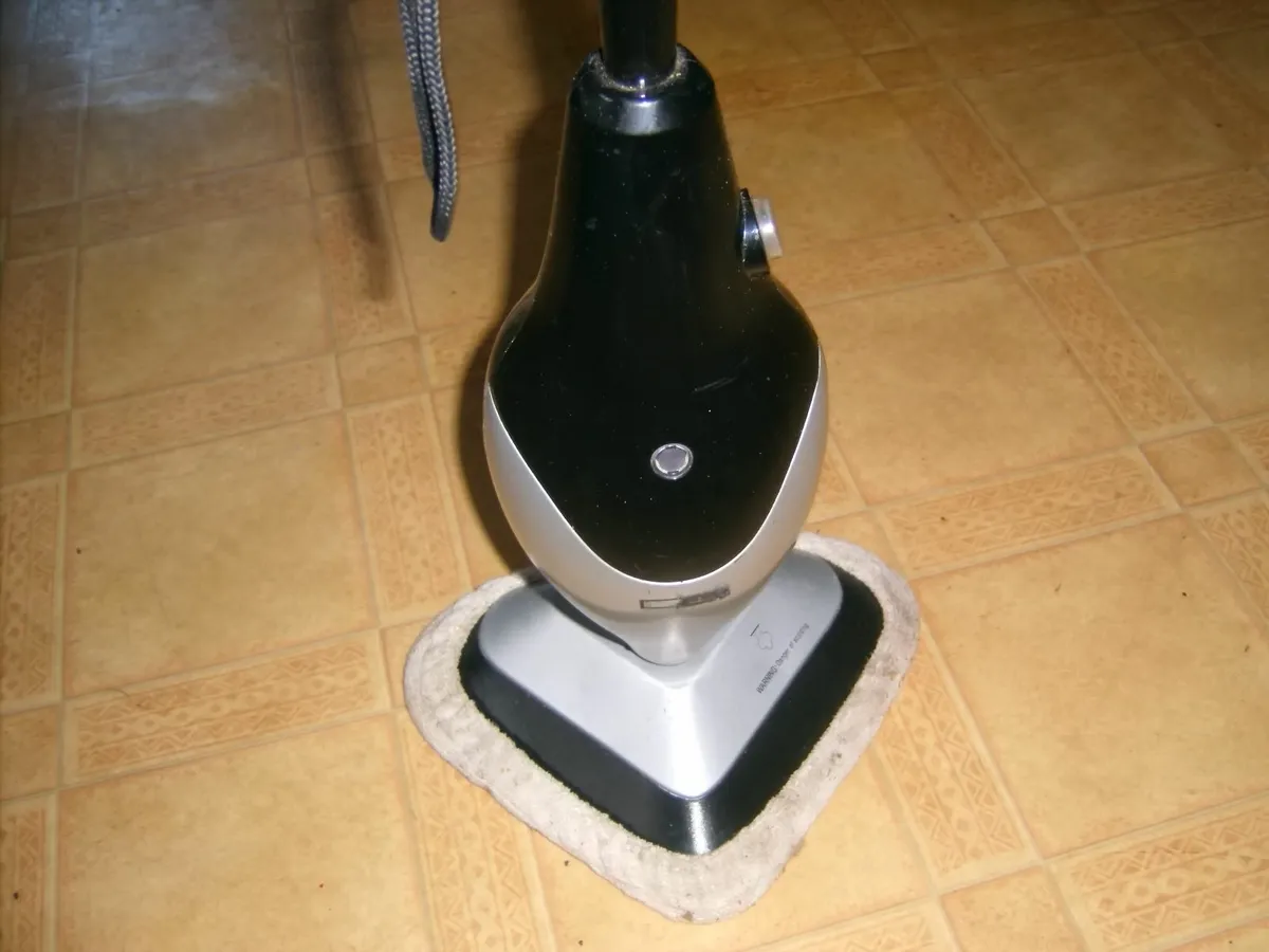 floor steamer - Image 2