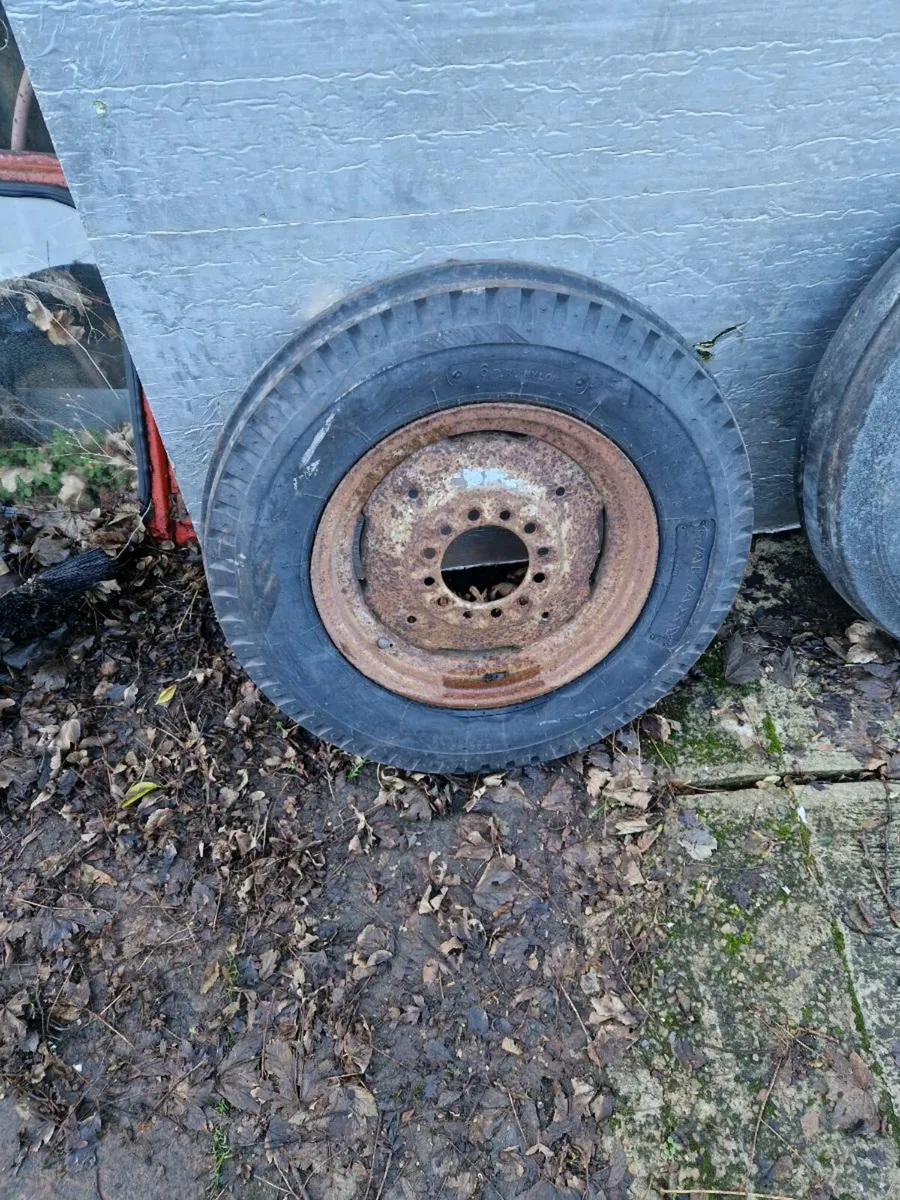 TWO FRUNT TYRES AND RIMS - Image 1