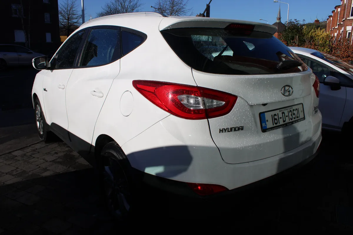 Hyundai ix35 1.7 EXECUTIVE 2016 - Image 4