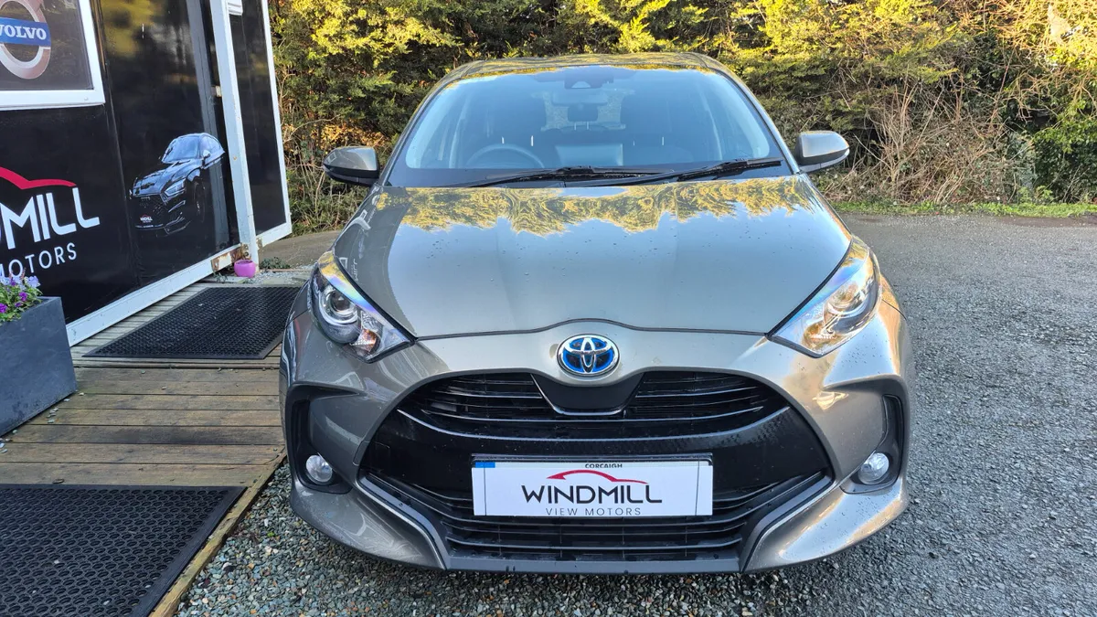 Toyota Yaris 1.5 Hybrid Luna 4DR - Image 2