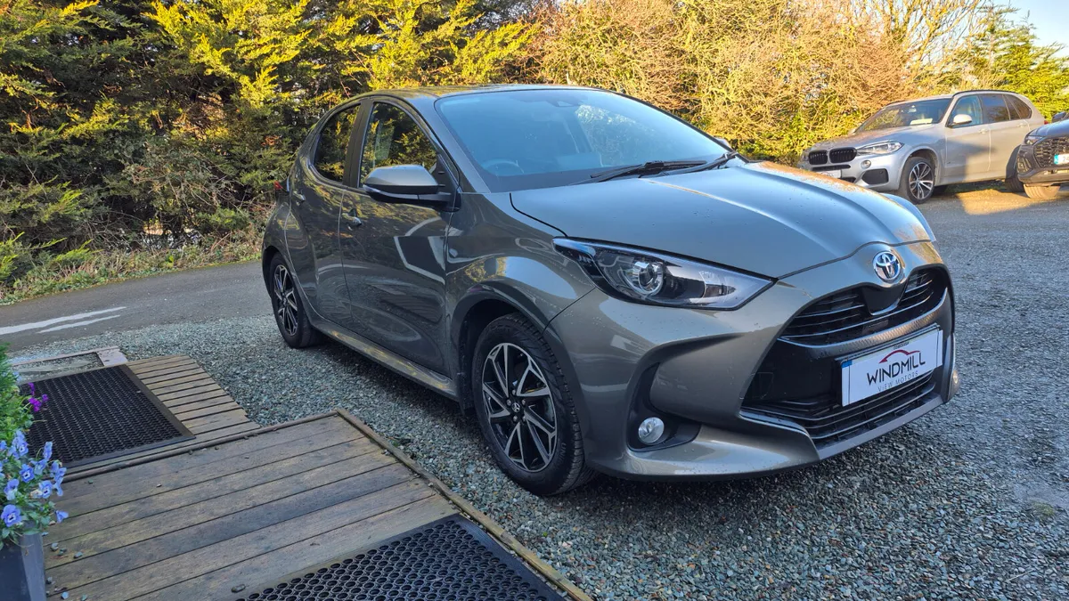 Toyota Yaris 1.5 Hybrid Luna 4DR - Image 3