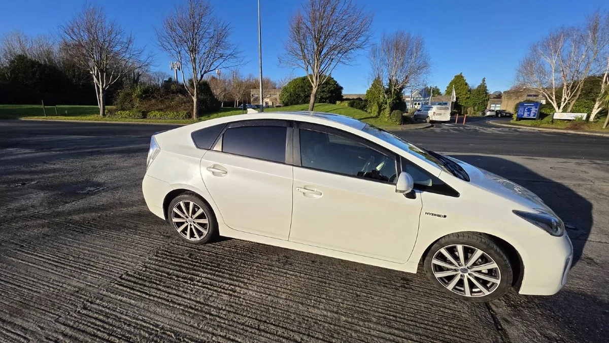 Toyota Prius 2014 G Package with new NCT & TAX - Image 4