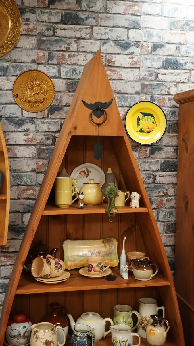 Boat-Shaped Display Shelving Unit - Image 2