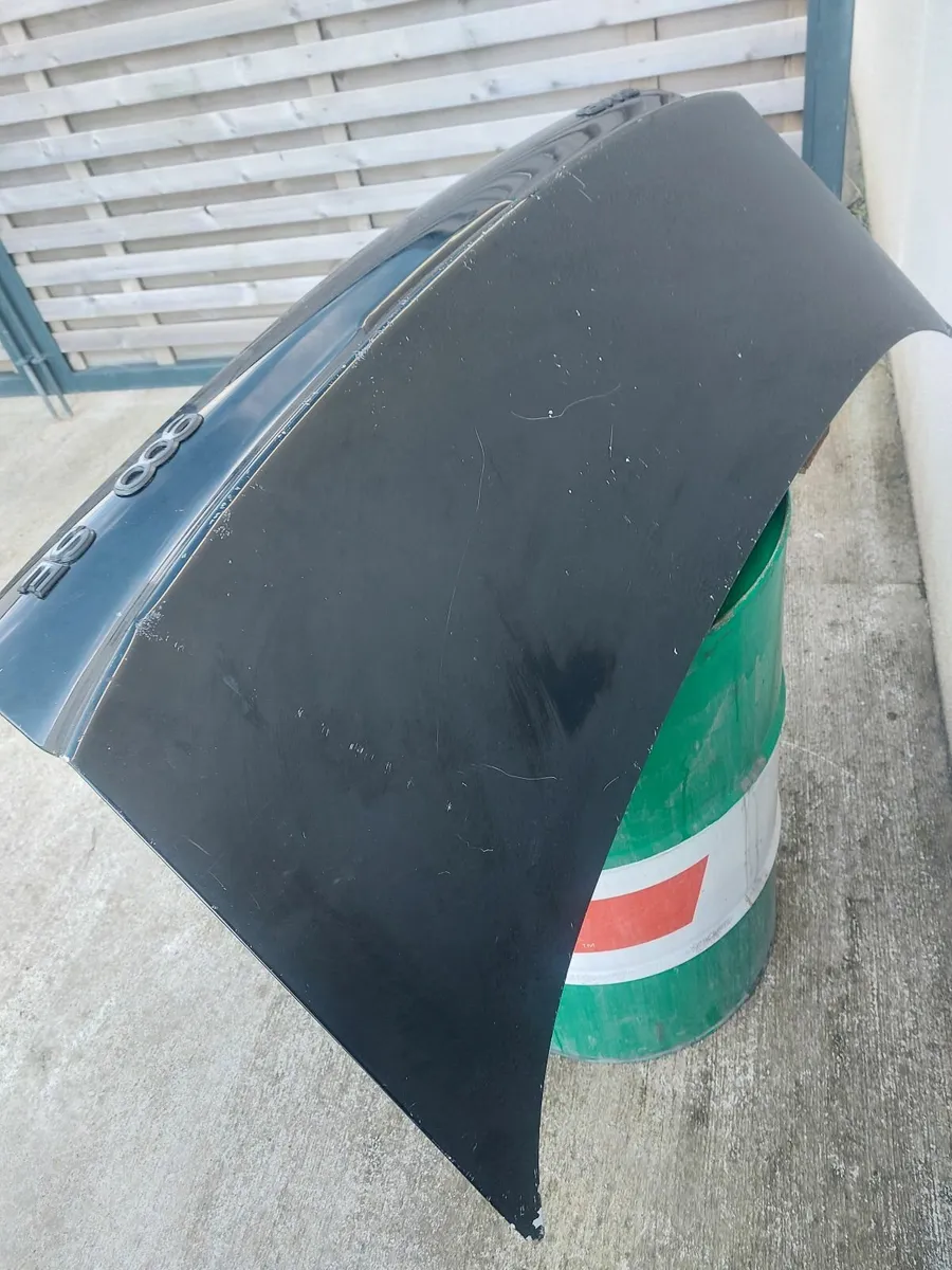 Saab  NG900  1997 bootlid - Image 1