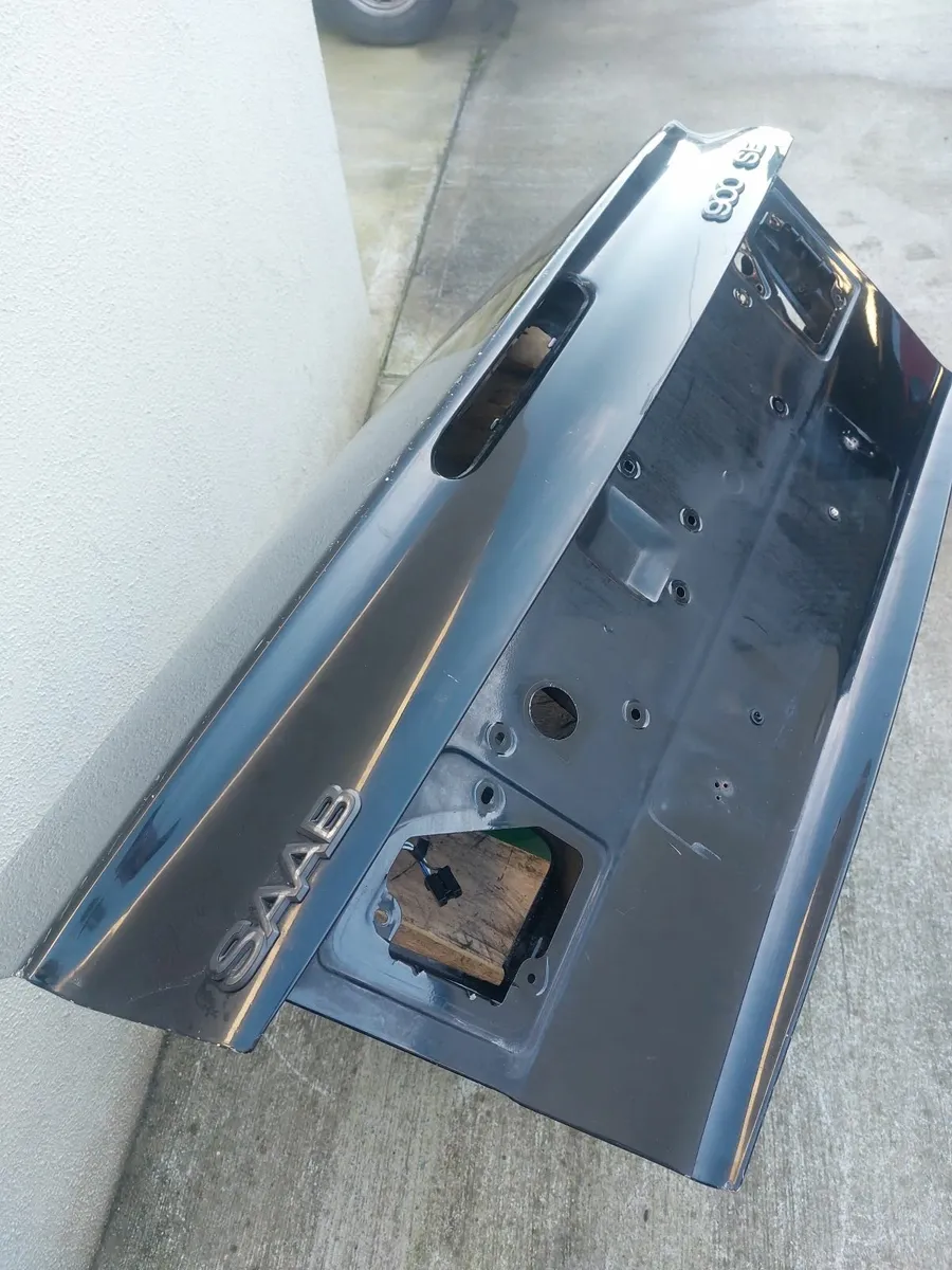 Saab  NG900  1997 bootlid - Image 2
