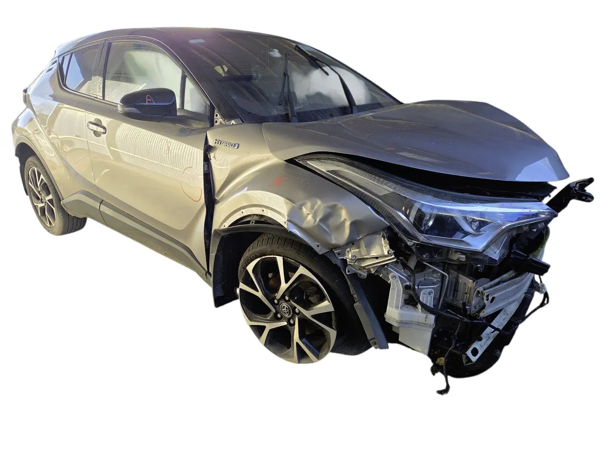 2017 TOYOTA C-HR For Breaking/Dismantling - Image 2