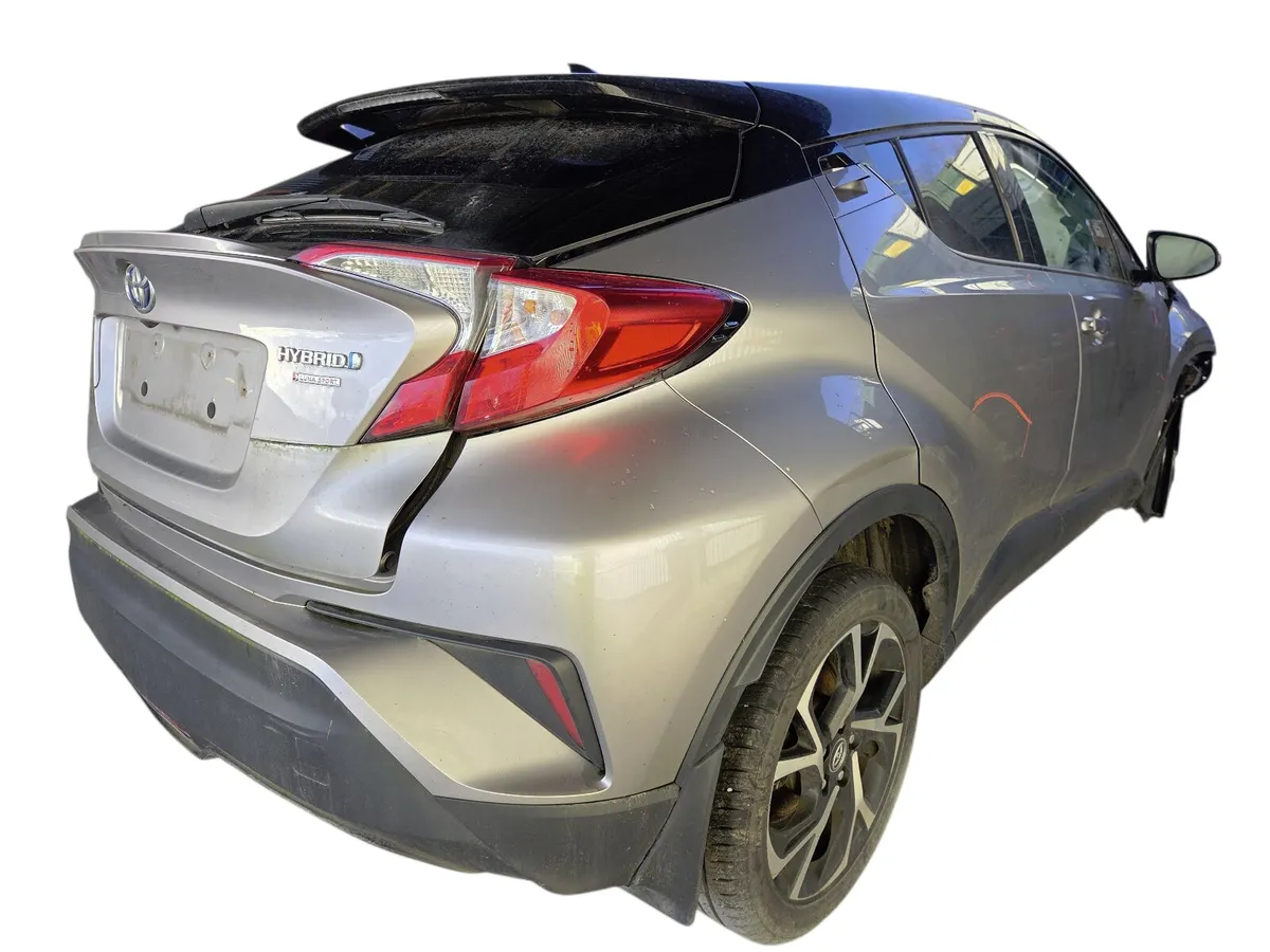 2017 TOYOTA C-HR For Breaking/Dismantling - Image 3