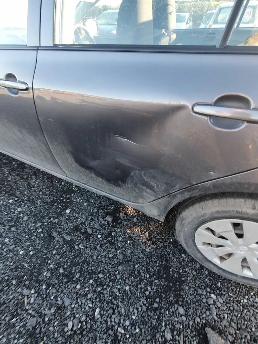 Toyota COROLLA 2013 1.4 diesel - Image 3