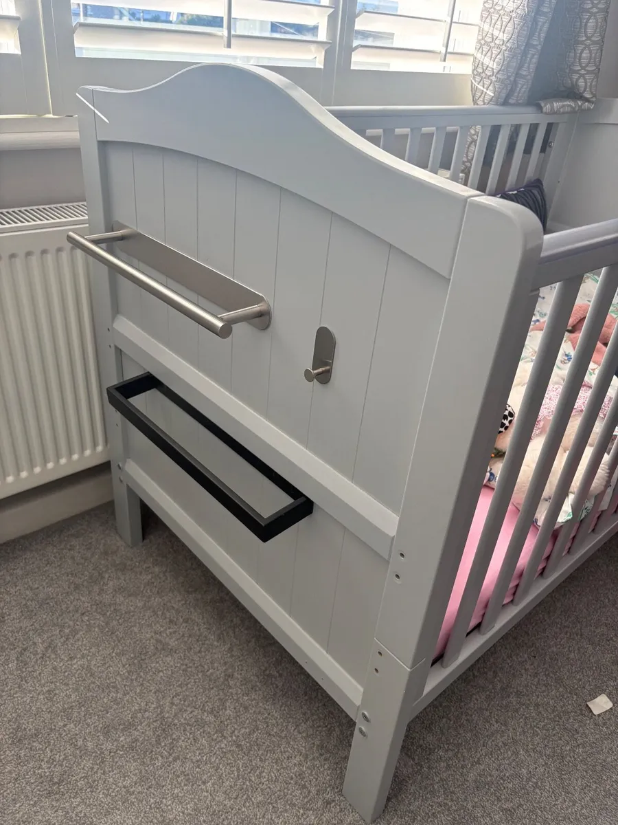 Cot bed - Image 4
