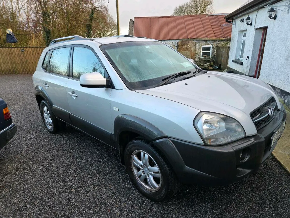 Hyundai Tuscon 2007 2L Petrol SUV - Image 1