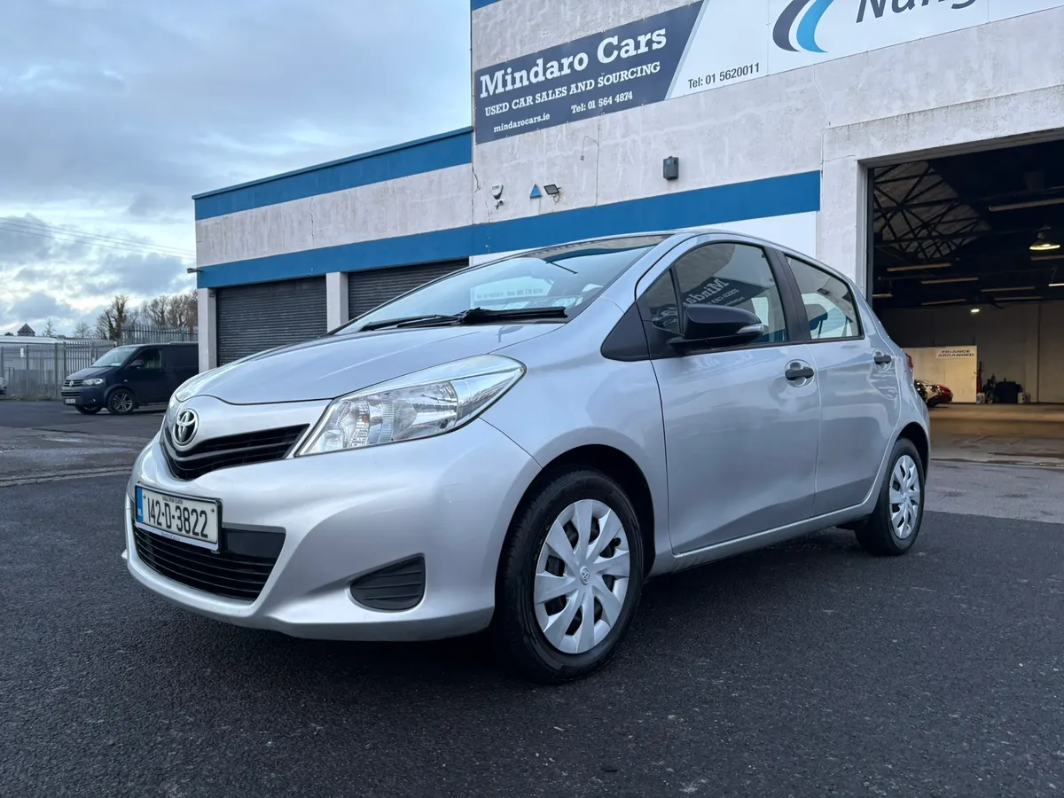 Toyota Yaris 2014//EXCELLENT CONDITION - Image 2