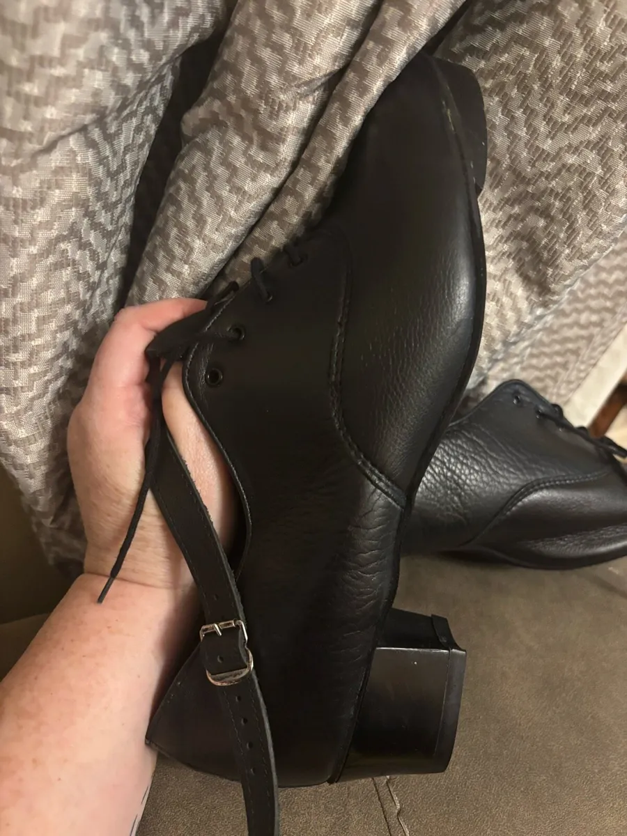 Inisfree dancing jig shoes (brand new) - Image 4