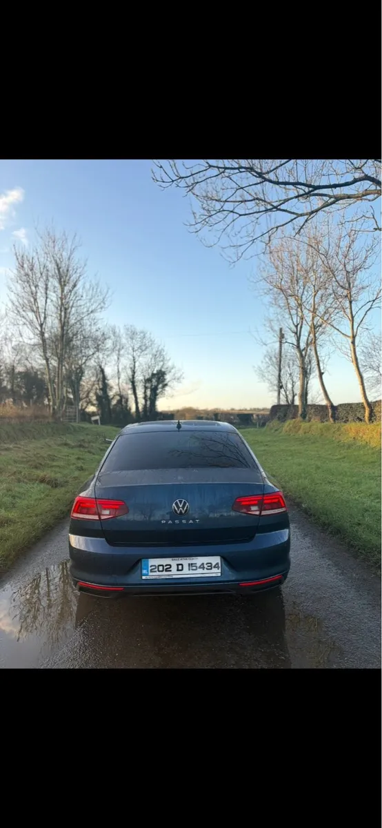 202 VOLKSWAGEN PASSAT - Image 3