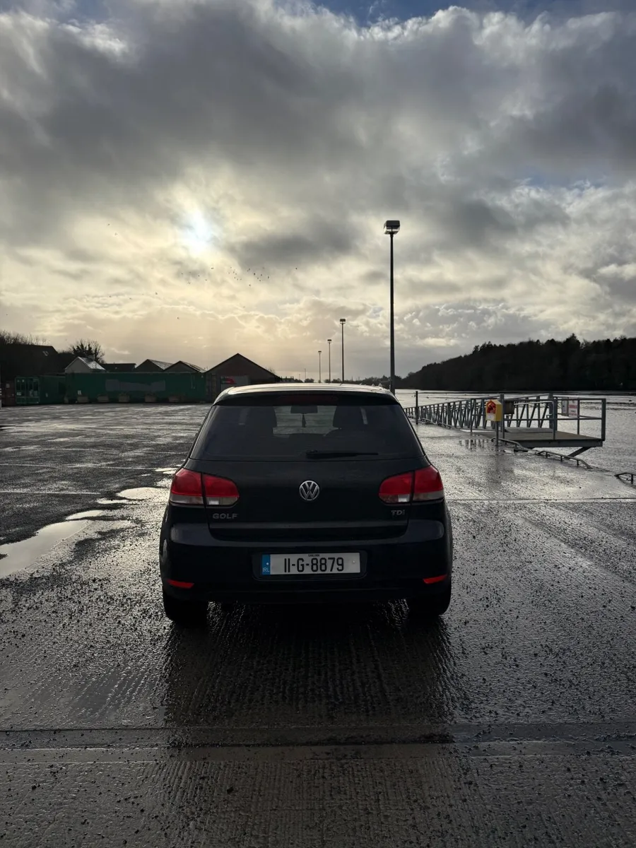 Volkswagen Golf 1.6  TDI 105PS 5 DR - Image 2