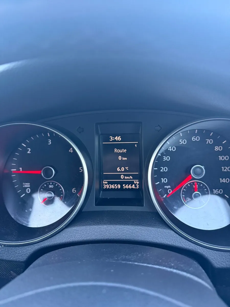 Volkswagen Golf 1.6  TDI 105PS 5 DR - Image 3