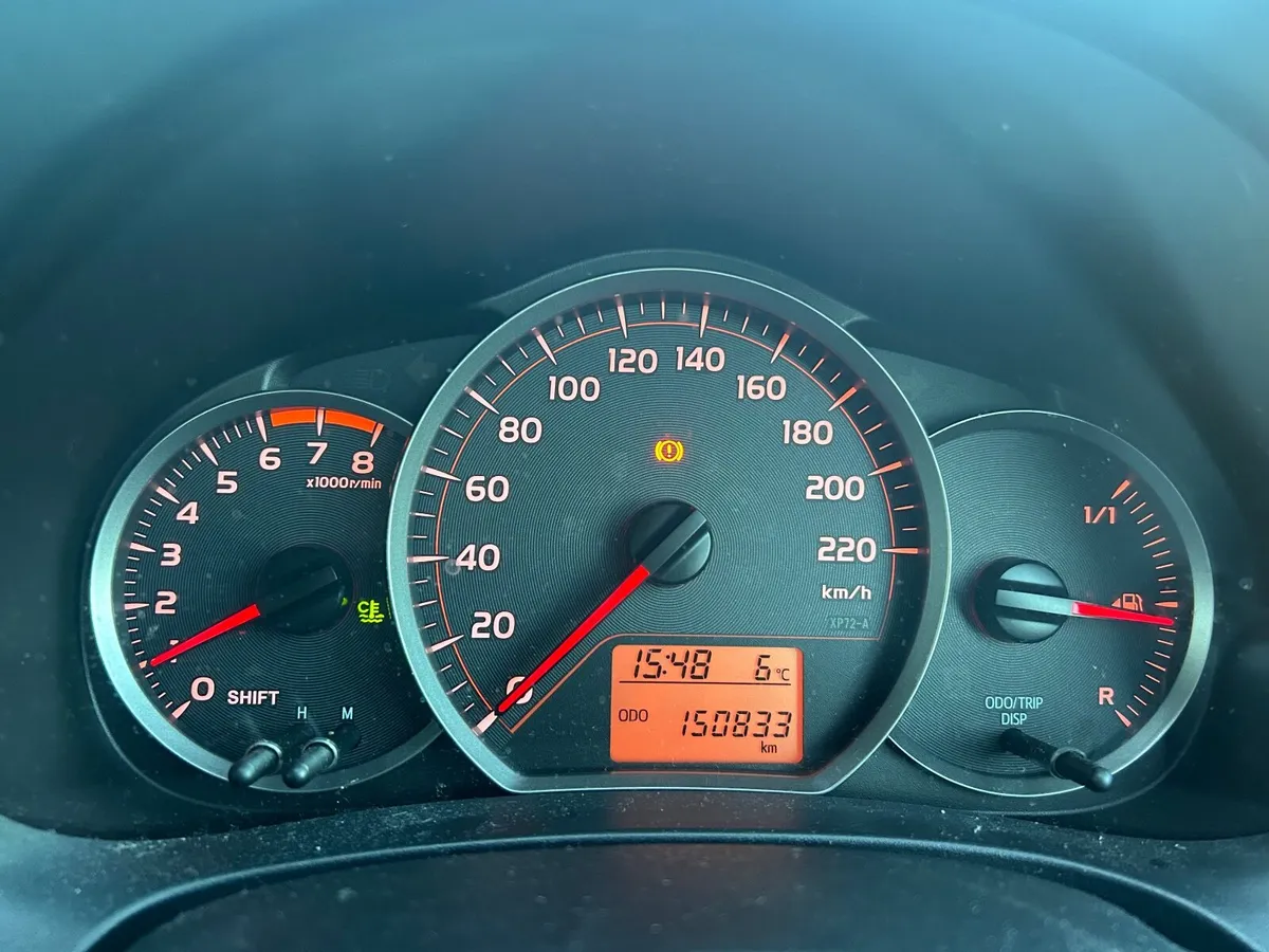 Toyota Yaris 2012 - Image 2