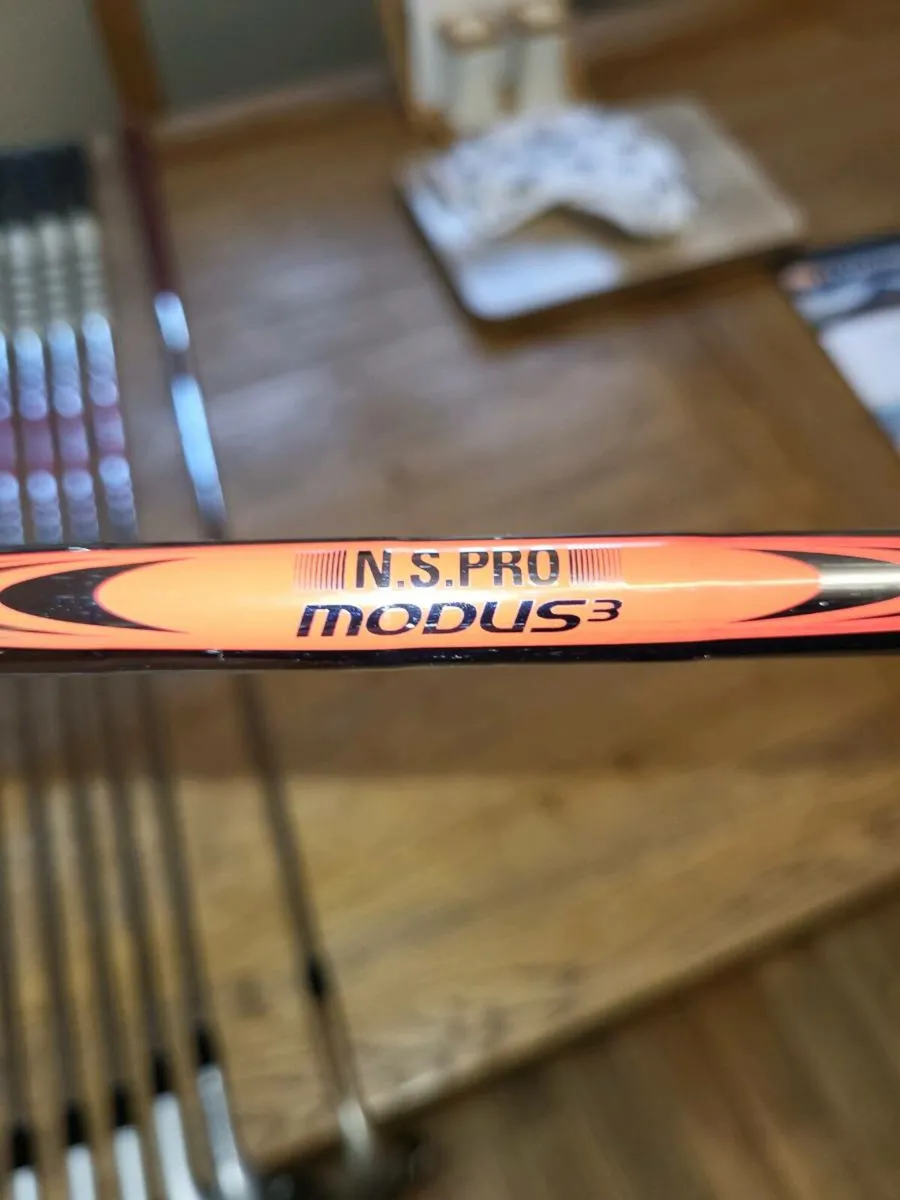 TaylorMade p790 irons - Image 2