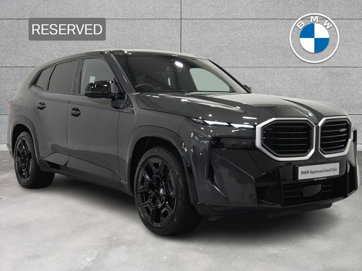 BMW XM 50e - Image 1