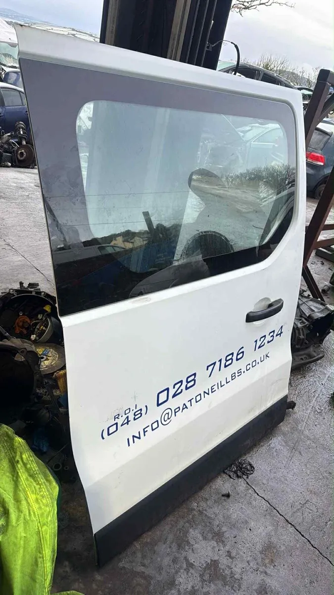 2016 Vauxhall Vivaro breaking - Image 4