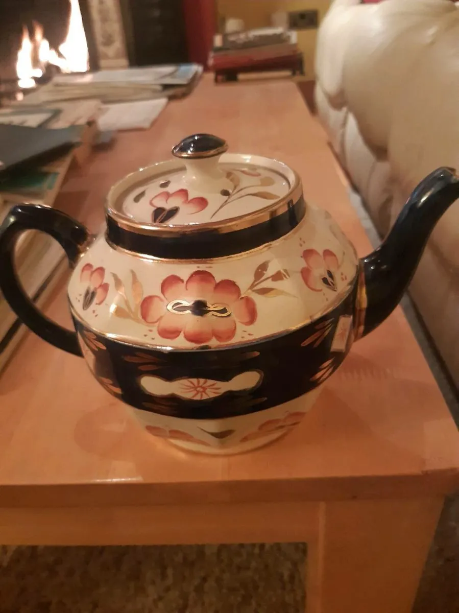 Vintage Tea Pot - Image 2