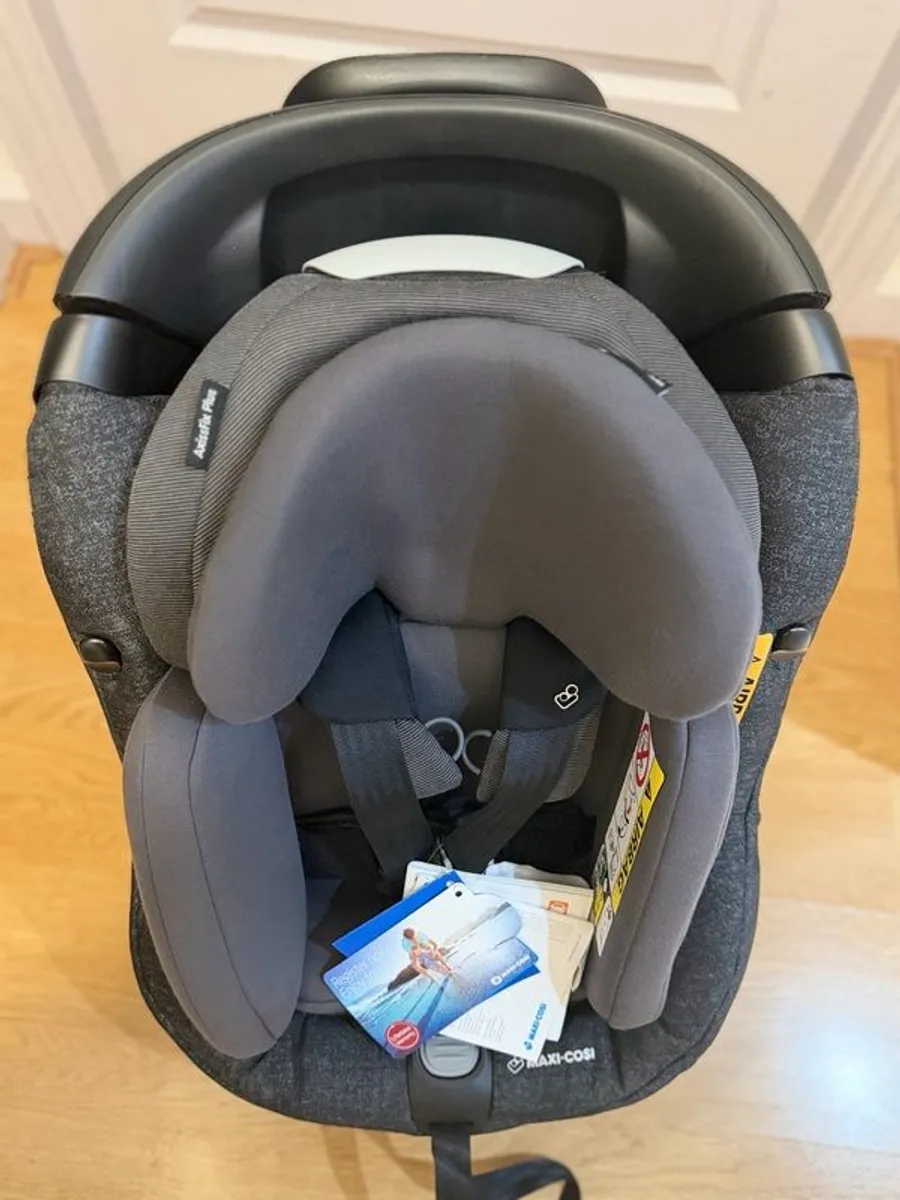 Maxi Cosi AxissFix Plus Baby Car Seat - Image 3