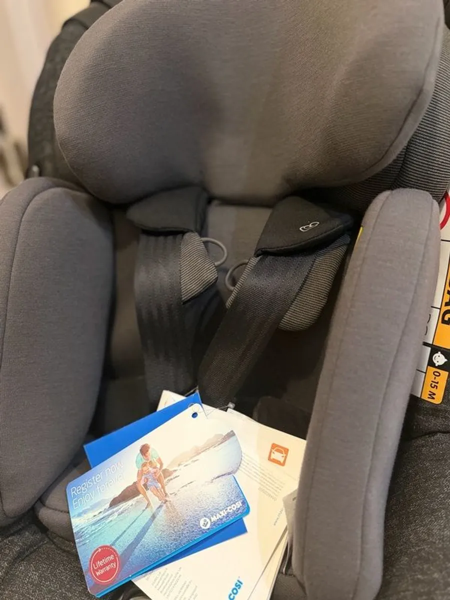 Maxi Cosi AxissFix Plus Baby Car Seat - Image 4