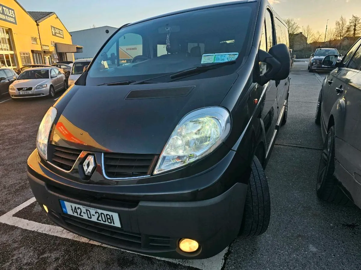 Renault trafic 9 seater  nct and tax - Image 2