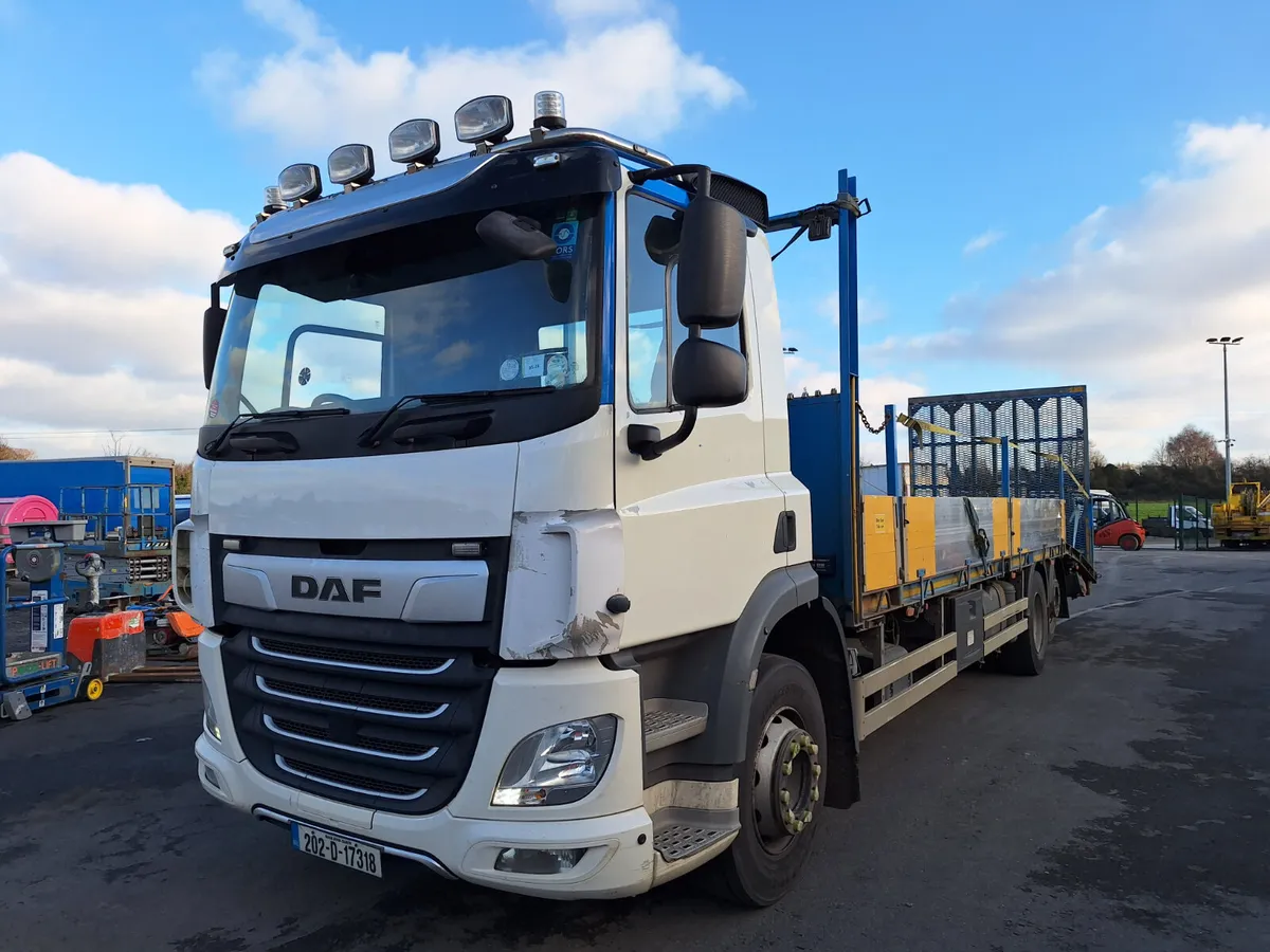 2002 DAF CF FAR 340 Truck For Auction - Image 1