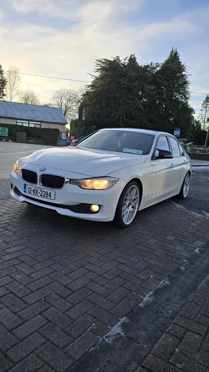 BMW 3-Series 2012 - Image 2