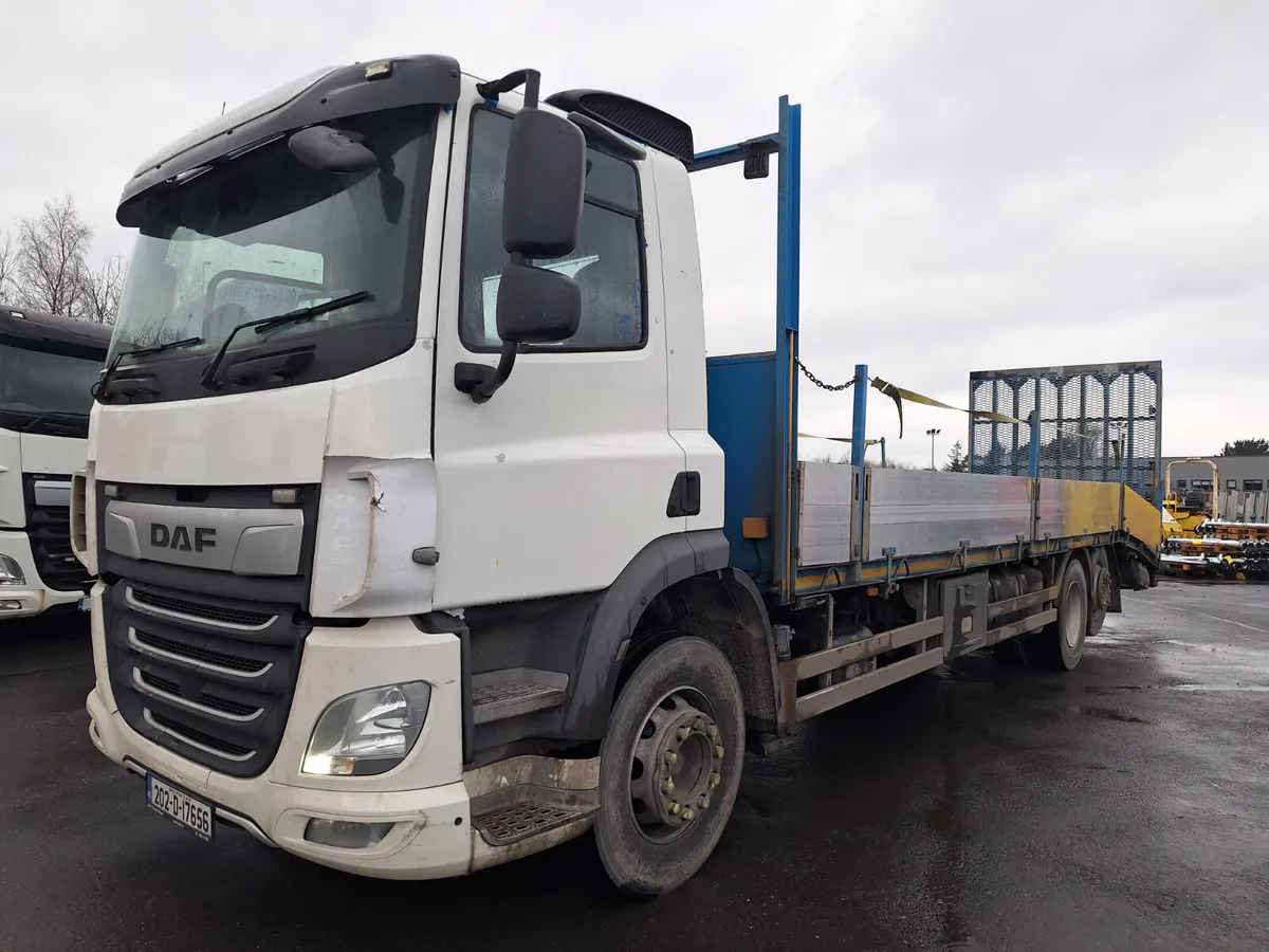 2002 DAF CF FAR 340 Truck For Auction - Image 1