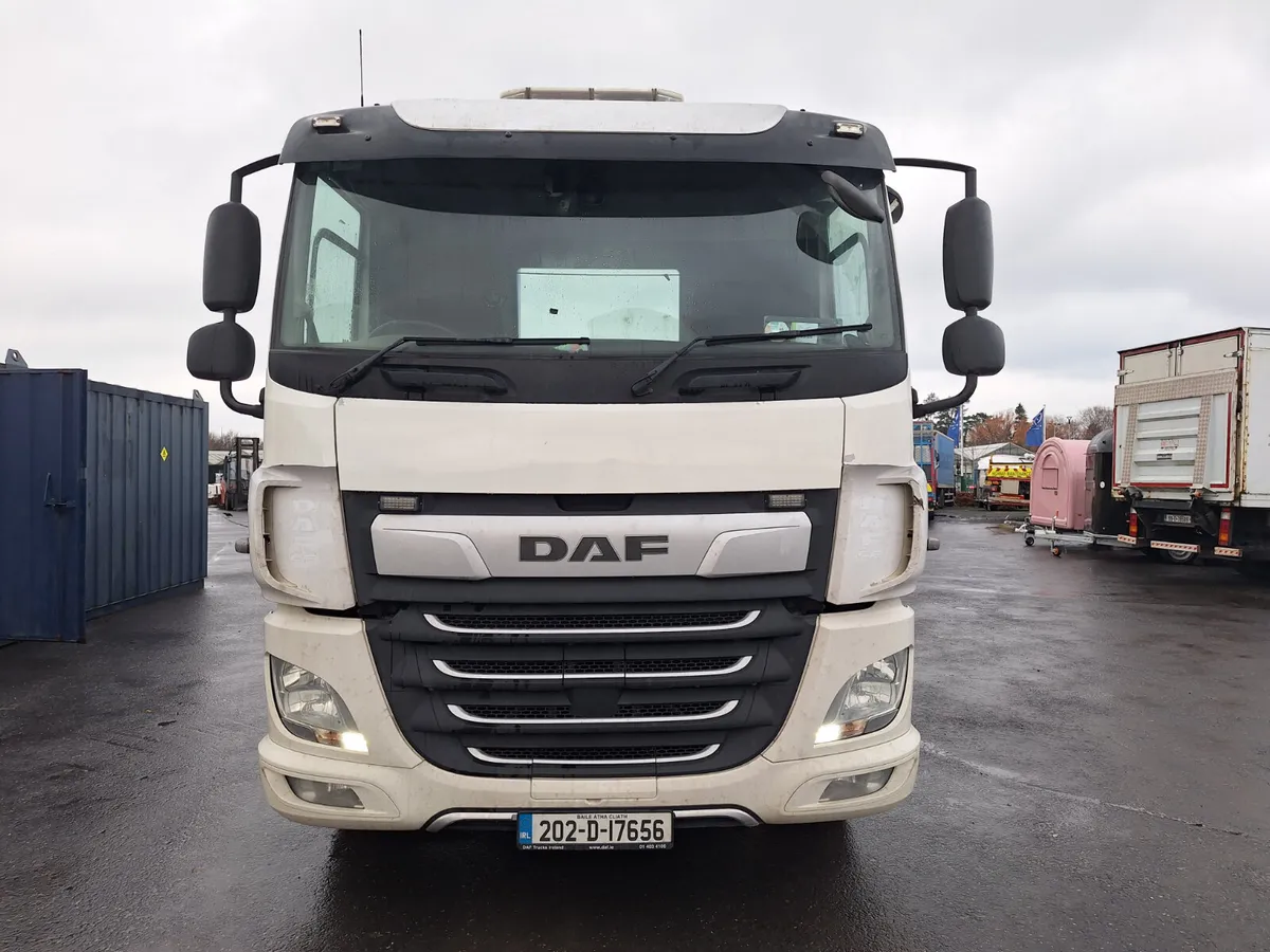 2002 DAF CF FAR 340 Truck For Auction - Image 3