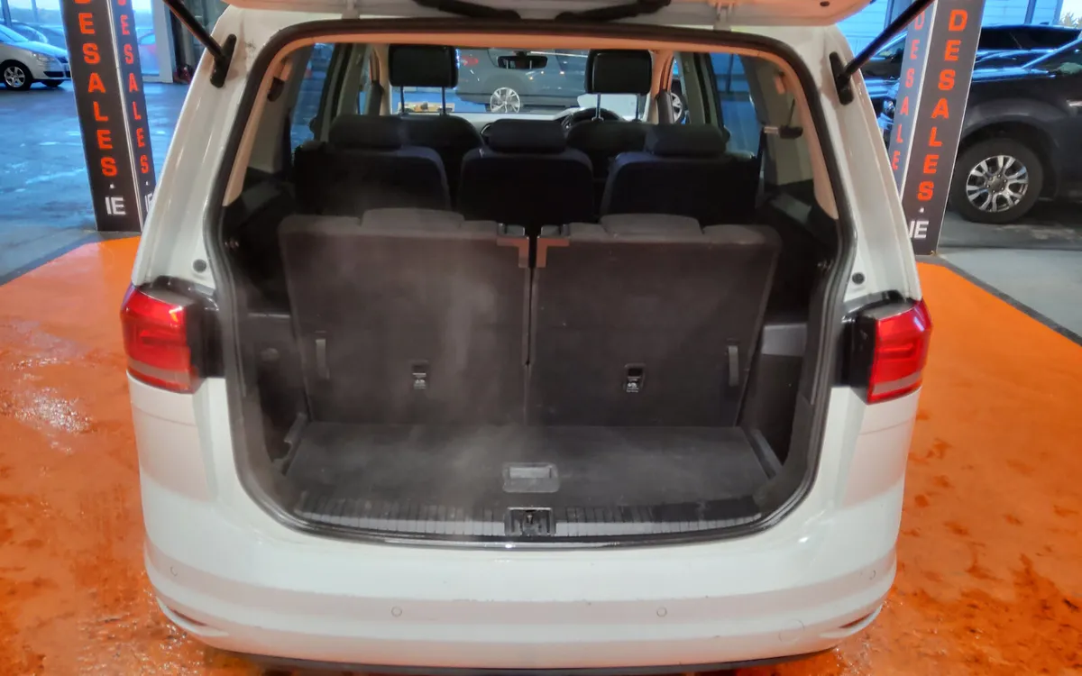 Volkswagen Touran 2016 - Image 4
