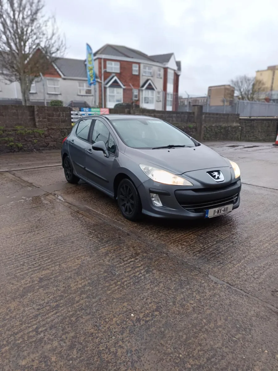 Peugeot 308 2011 diesel - Image 2