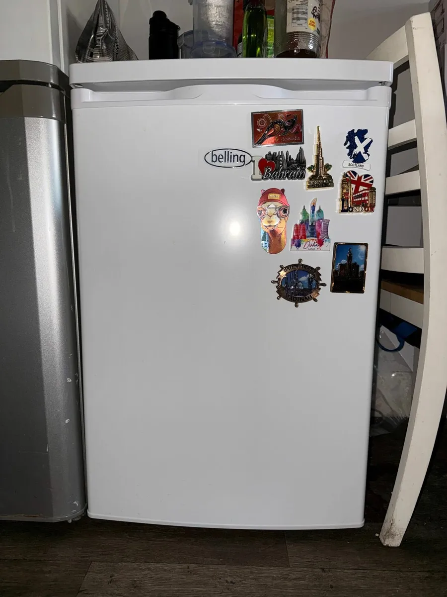 REFRIGERATOR - Image 1