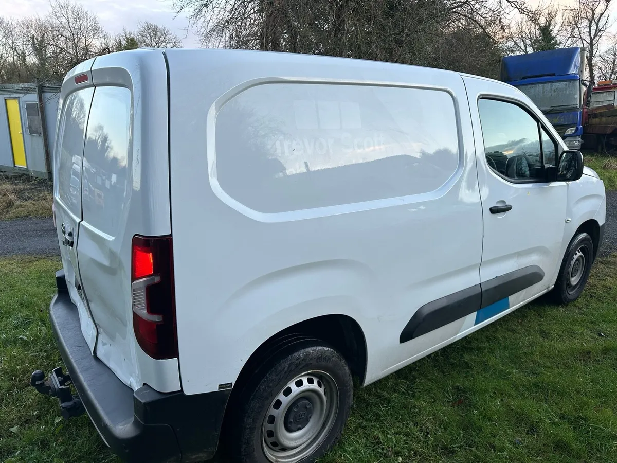 222 Toyota Proace - Image 1
