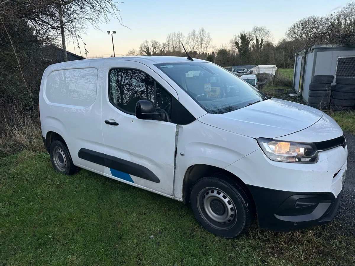 222 Toyota Proace - Image 3