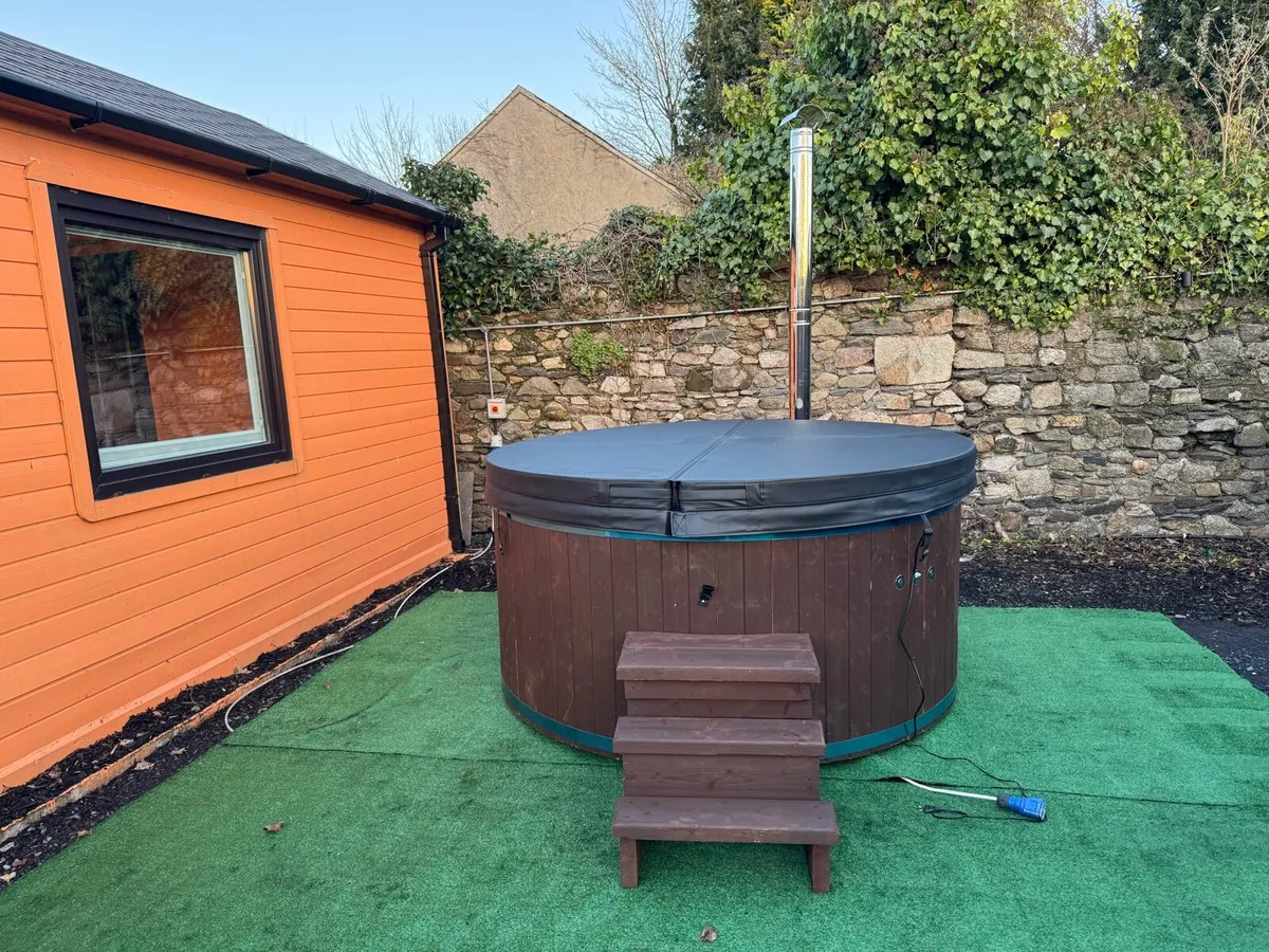Hot tub - Image 2